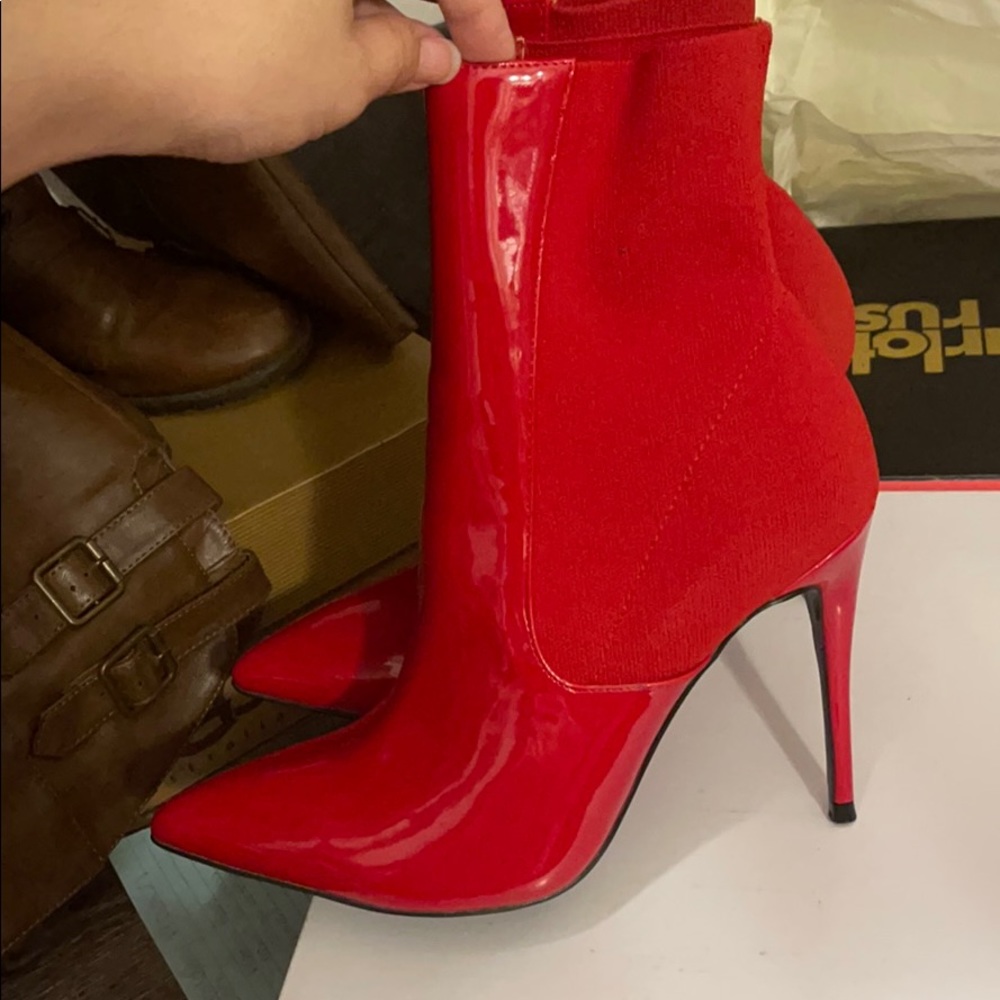 Size 8 red Steve Madden booties only worn once